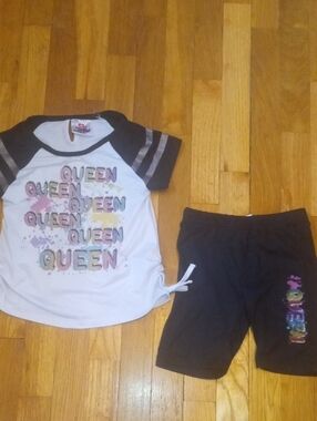 White and Black 'QUEEN' Graphic Tee & Black Shorts Set girl 5/6